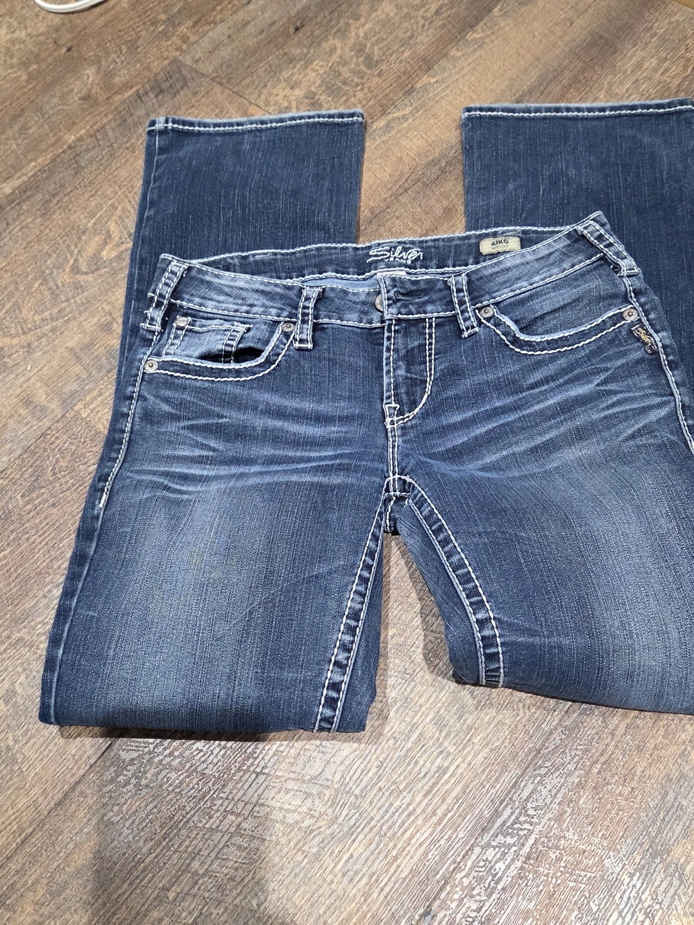 Silver Jeans Boot Cut Jeans in Indigo Blue with Contrast Stitching
